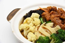 砂锅鱼鳔 Clay Pot Fish Maw With Broccoli